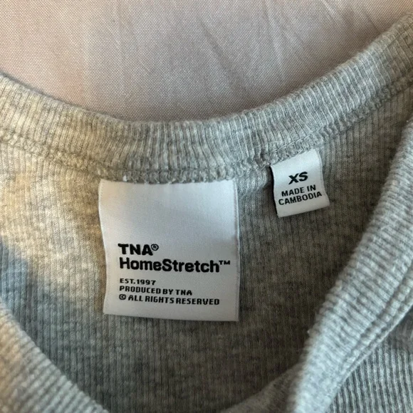 TNA Light Gray Ribbed Homestretch Tank - Picture 3 of 4